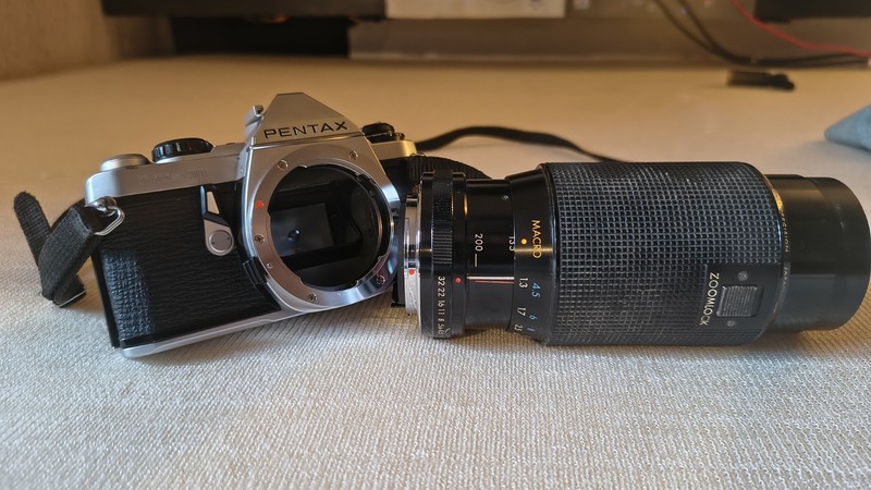 PENTAX ME Super Silver 35mm SLR Film Camera Body w/ Zoom Lens & Strap