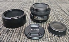 Nikon AF-S Nikkor 50mm 1:1.8 G Lens with Lens Caps