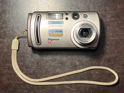 Samsung Digimax V4 4.0 MP Digital Camera - Gray tested - great condition