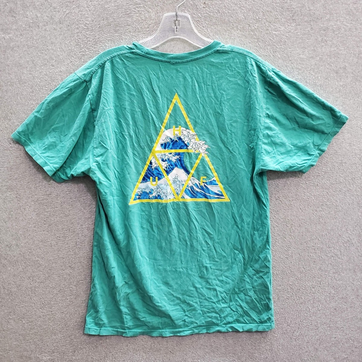 Huf Men T-Shirt Medium Green The Great Wave Logo Graphic Short