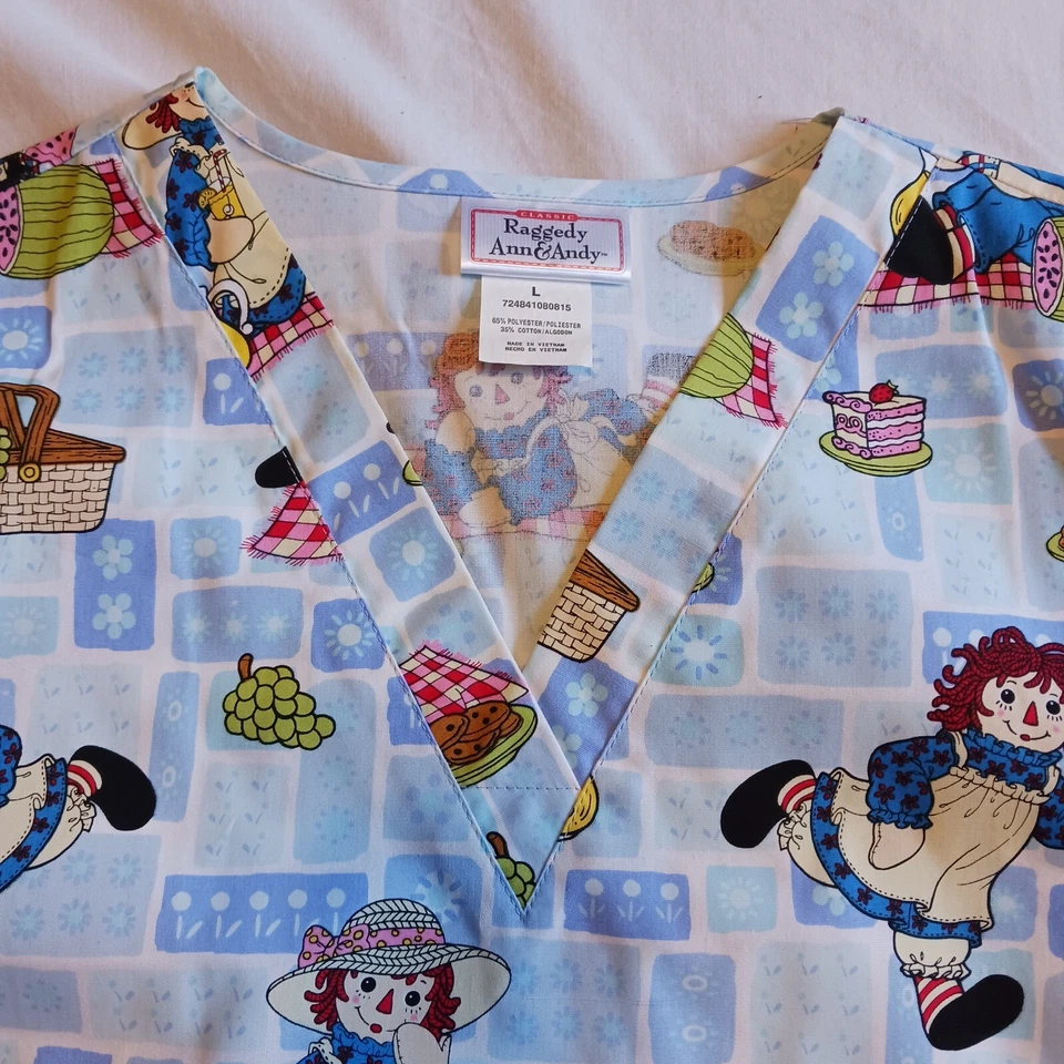 3pc vintage Women's L Scrub Tops Nursing BETTY BOOP Raggedy Ann POWERPUFF GIRLS - Image 4 of 4