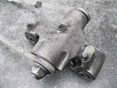 00 Kawasaki Ninja ZX6R ZX6-R ZX-6R Rear Shock Mount & Linkage 37C