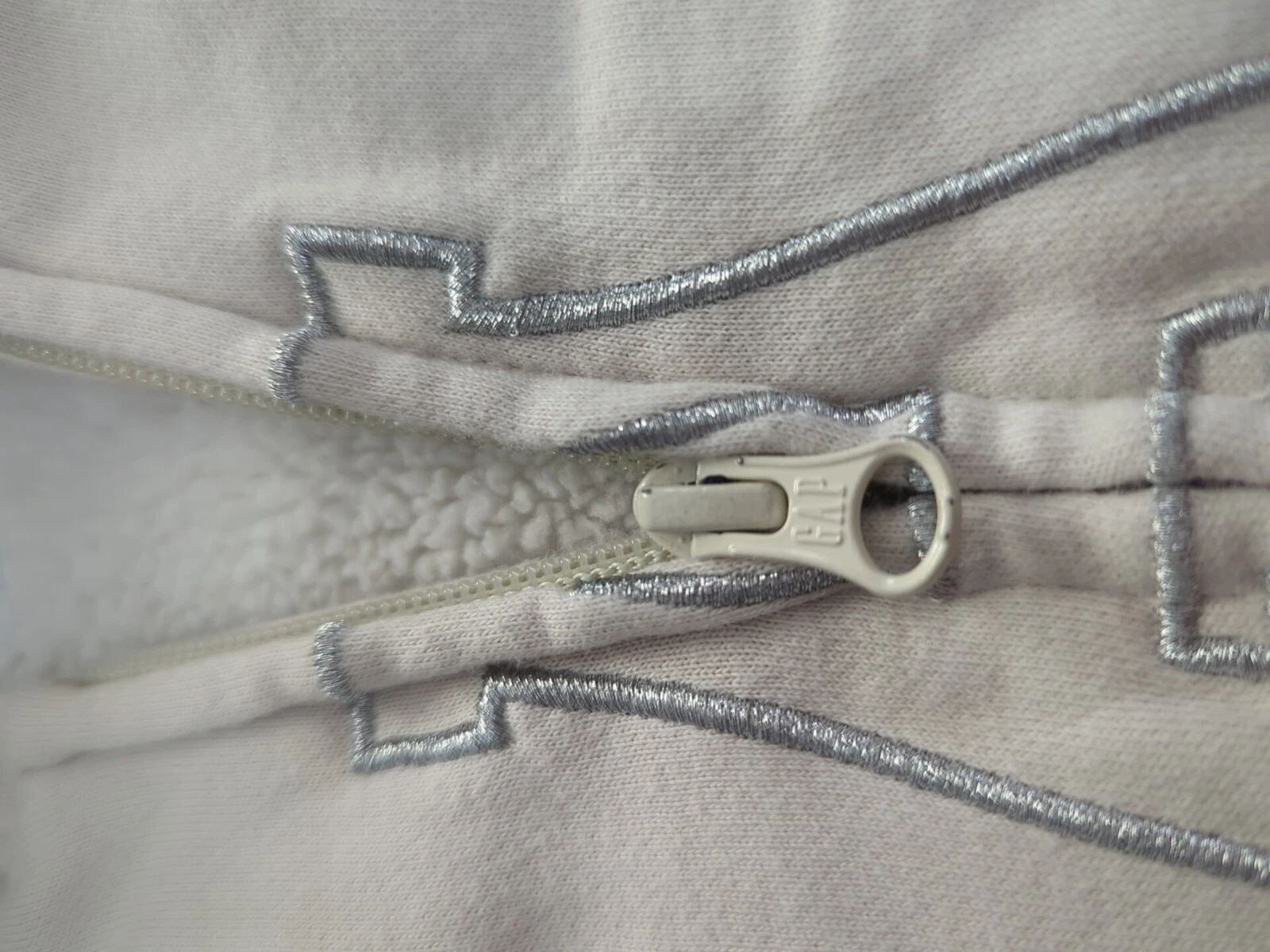 OFF WHITE GAP Felpa con cappuccio e zip manica lunga per bambini bianco sporco taglia S (6 7)