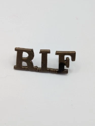 WW1 Royal Irish Fusiliers Regiment RIF Shoulder Title. Rare Military Badge. Lugs