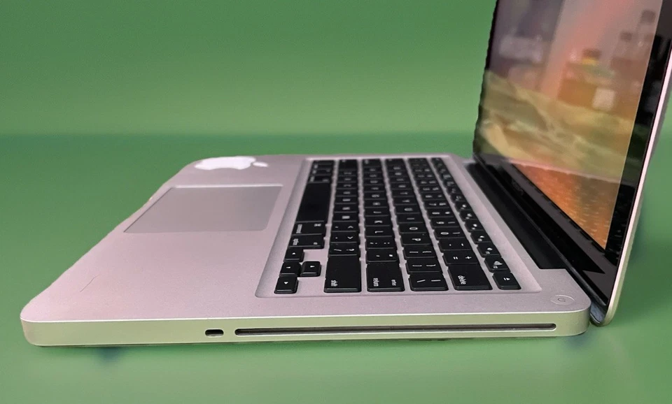 Apple MacBook Pro 13.3” A1278 (320GB, Intel Core i5 2nd Gen., 2.3GHz, 4GB RAM) - Image 3 of 4