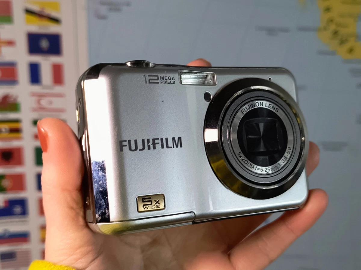 FUJIFILM FinePix 12.2 MEGA PIXELS FUJIFILM 12.2メガピクセル