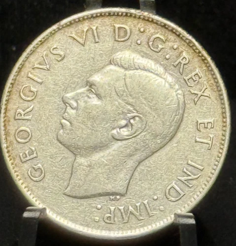 1947 Canada Fifty Cents "Maple Leaf Straight 7" 50C Silver Coin