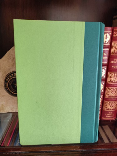 Squeeze Me_Carl Hiaasen_HCDJ_ Signed_1st Edition / First Printing_2020_Very Good - Picture 10 of 13