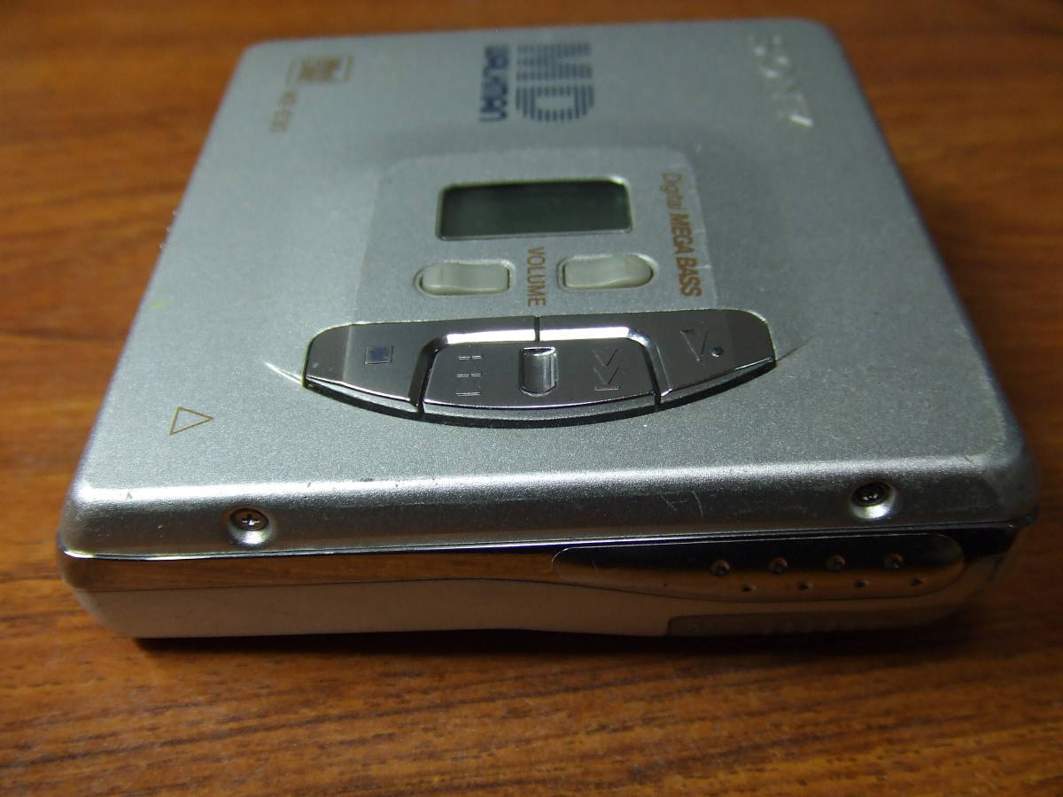 Sony MZ-E30 MD Walkman Silver Portable MiniDisc Player Main