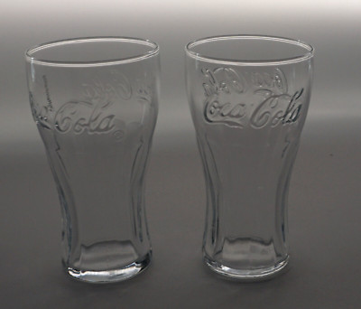 Coca Cola Coke Softdrink Limonade 2 Stück 0,15 l Glas Reliefprägung Klassisch