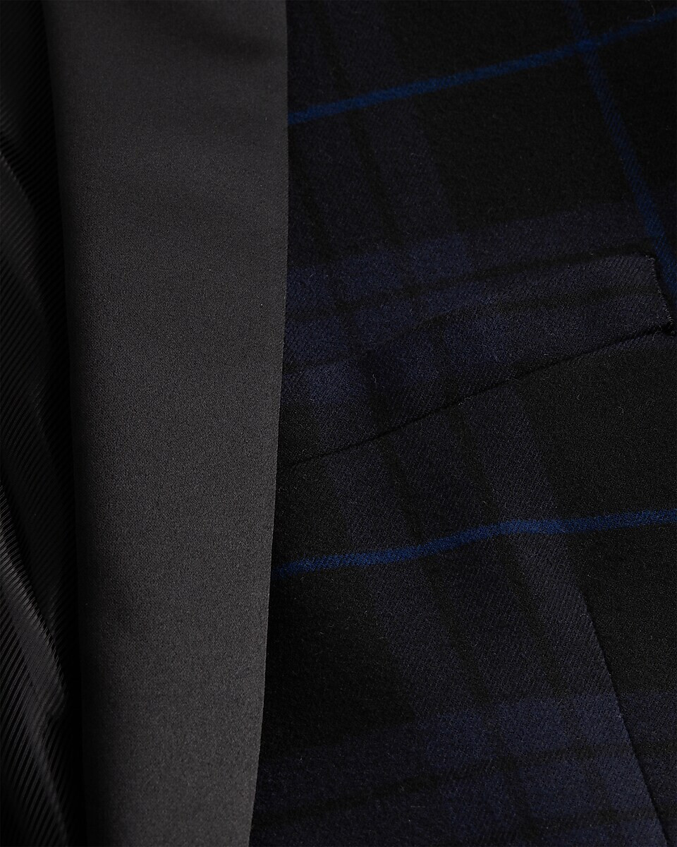 Picture 4 of 5