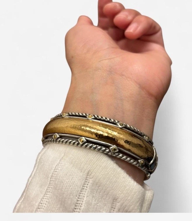 Bracelete com fecho magnético de ouro e prata Brighton. 7 pol. Assinado - Imagem 4 de 4