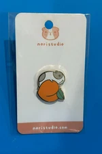 LAST ONE NEW Noristudio Bubu Moonch Guinea Pig Peach Pin Badge Gray White Nectar