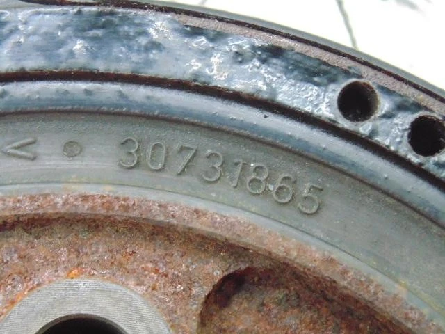 Polea cigüeñal Volvo Xc90 E/C D5244t4 Mk1 30731865 2,4 diésel 2006-2016M Foto 2 de 4