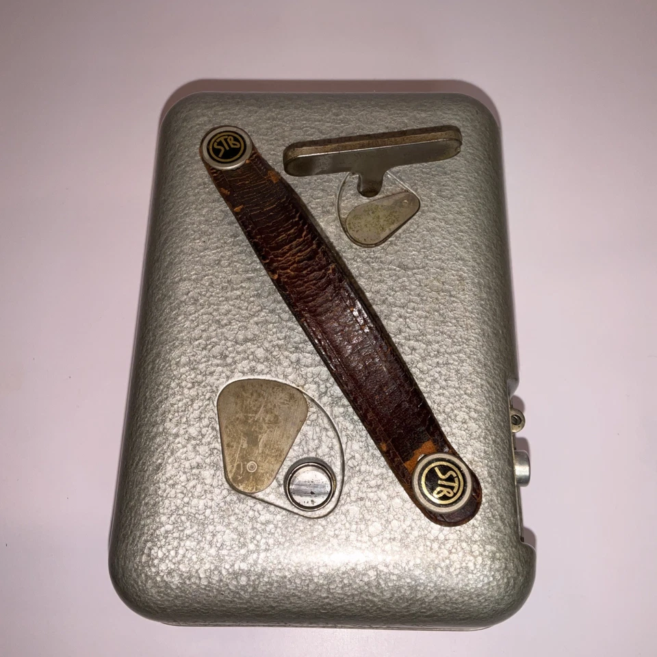 Vintage Swiss Made STB Pigeon Racing Clock Works With Key - Image 2 of 4