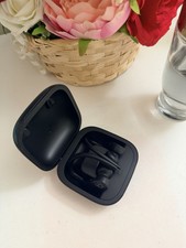 Powerbeats Pro, Model- A2048