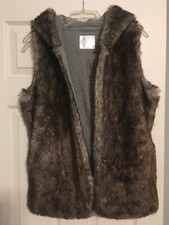 EUC Justice Faux Fur Hooded Vest Girls size 16/18