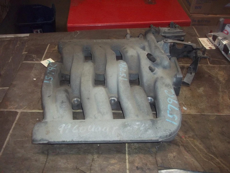 1999-2002 COUGAR 97-00 CONTOUR MYSTIQUE 2.5L (6 Cyl) Intake Manifold Assembly - Image 3 of 4