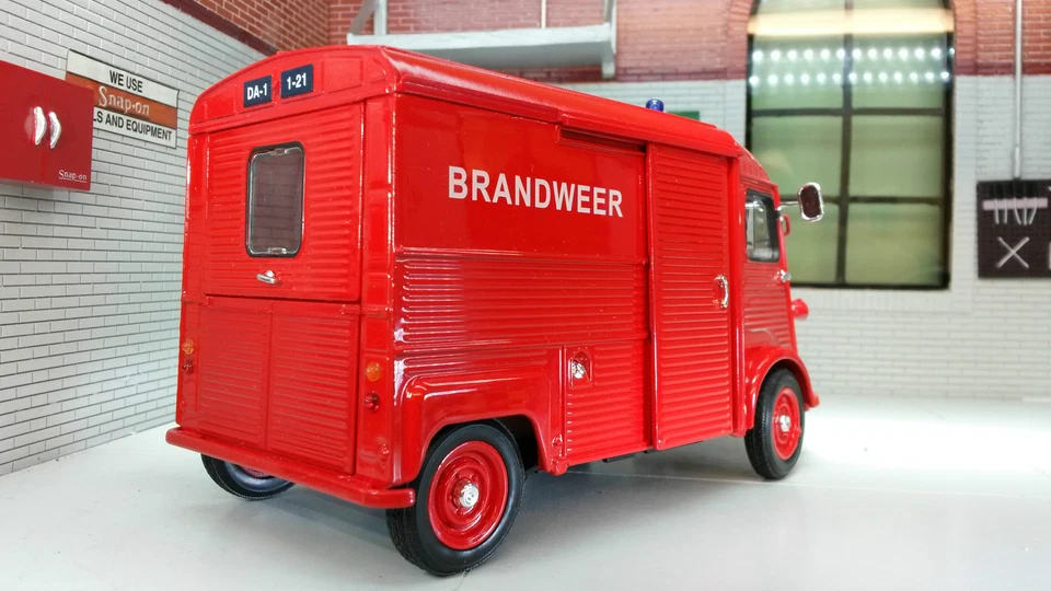 Citroen H Type Fire Engine Van Welly 1:27 1:24 Scale Model Dutch Brandweer Metal - Image 4 of 4