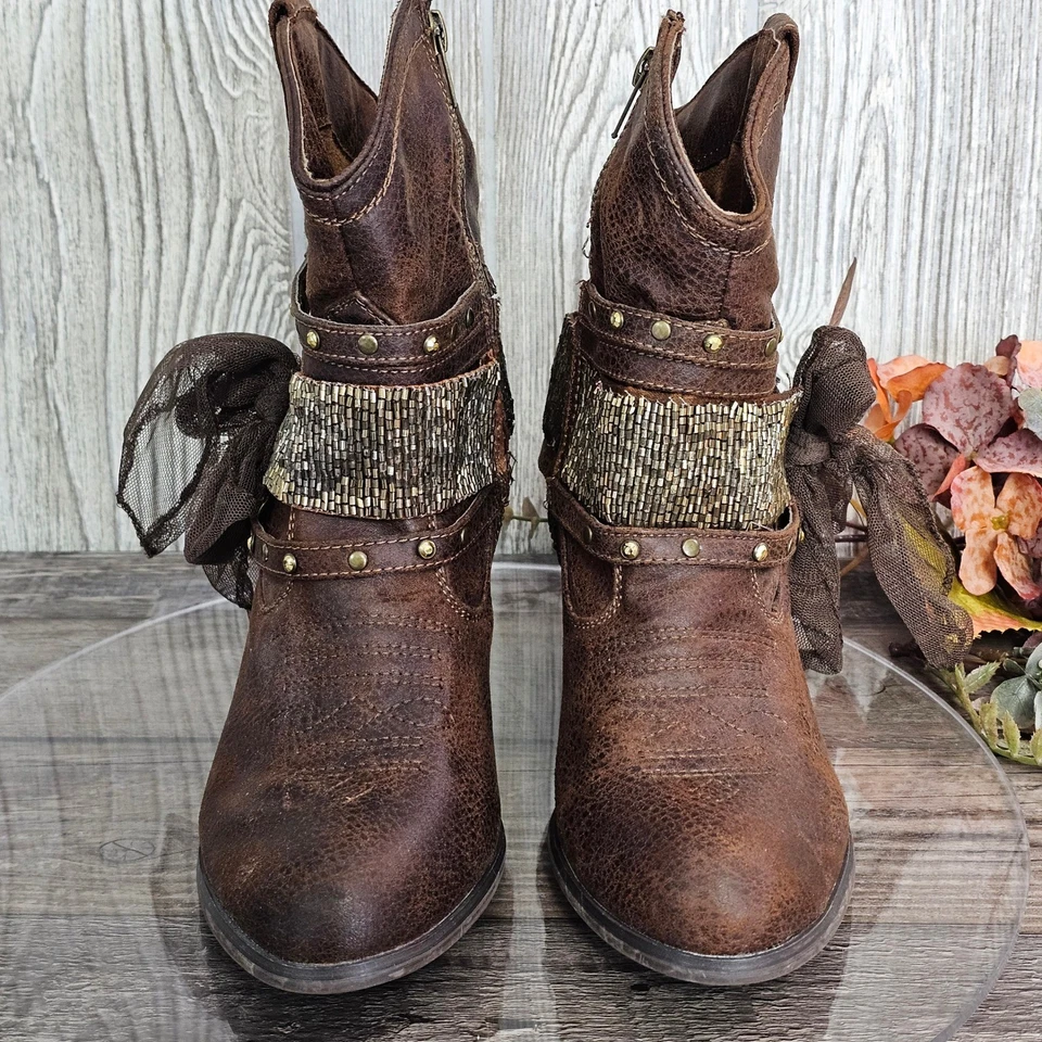 Botas al tobillo Western Boho para mujer 9,5 marrón flecos correa arco bling NUEVAS Foto 3 de 4