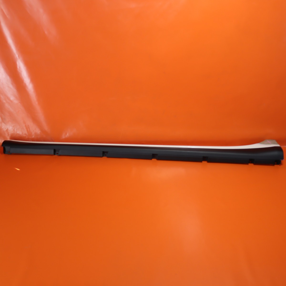 MASERATI GHIBLI ROCKER MOLDING LEFT DRIVER 2014 2015 2016 2017 670010789 OEM