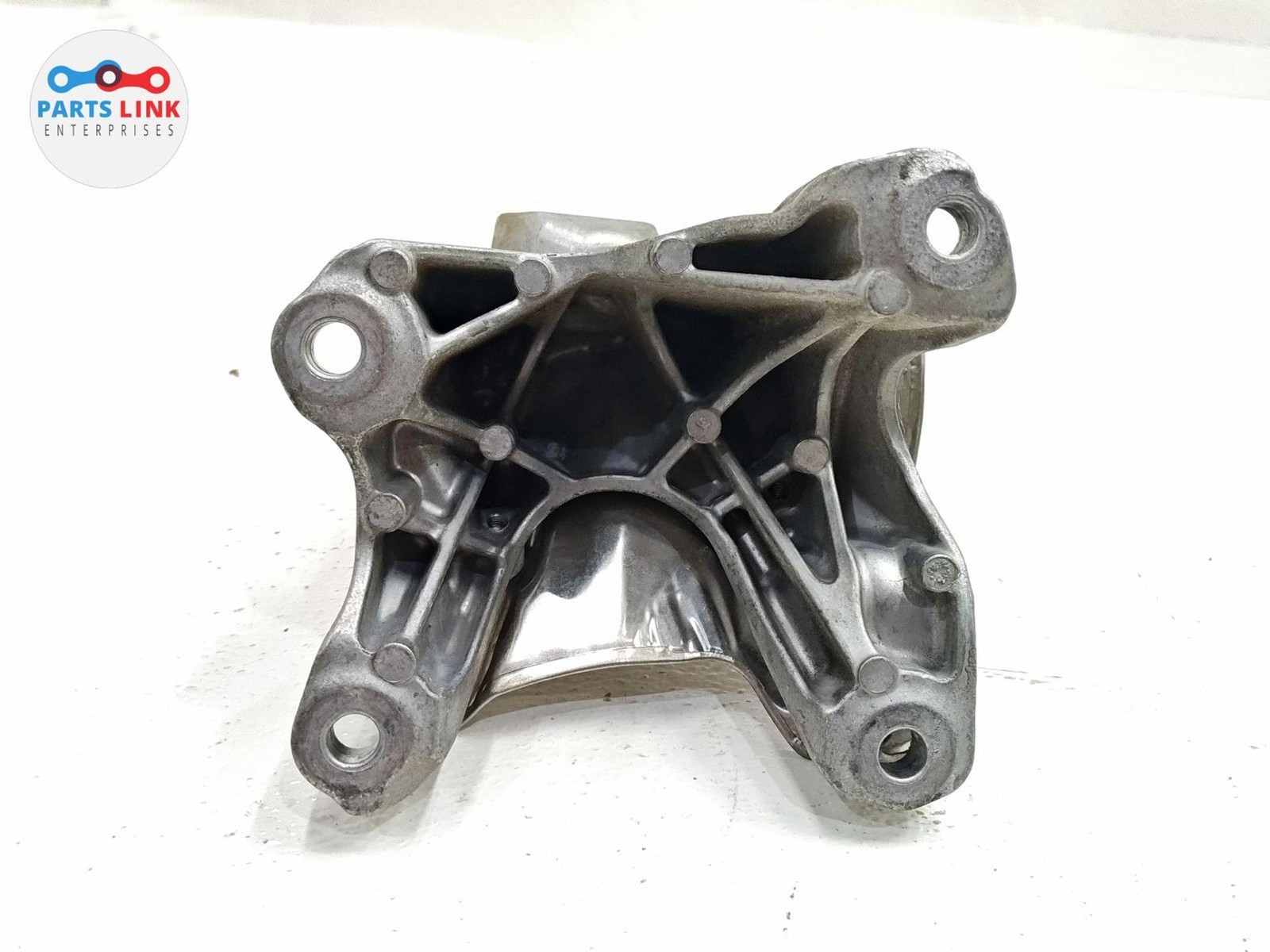 Bentley Bentayga Speed 2017-2020 Left Side mounting bracket