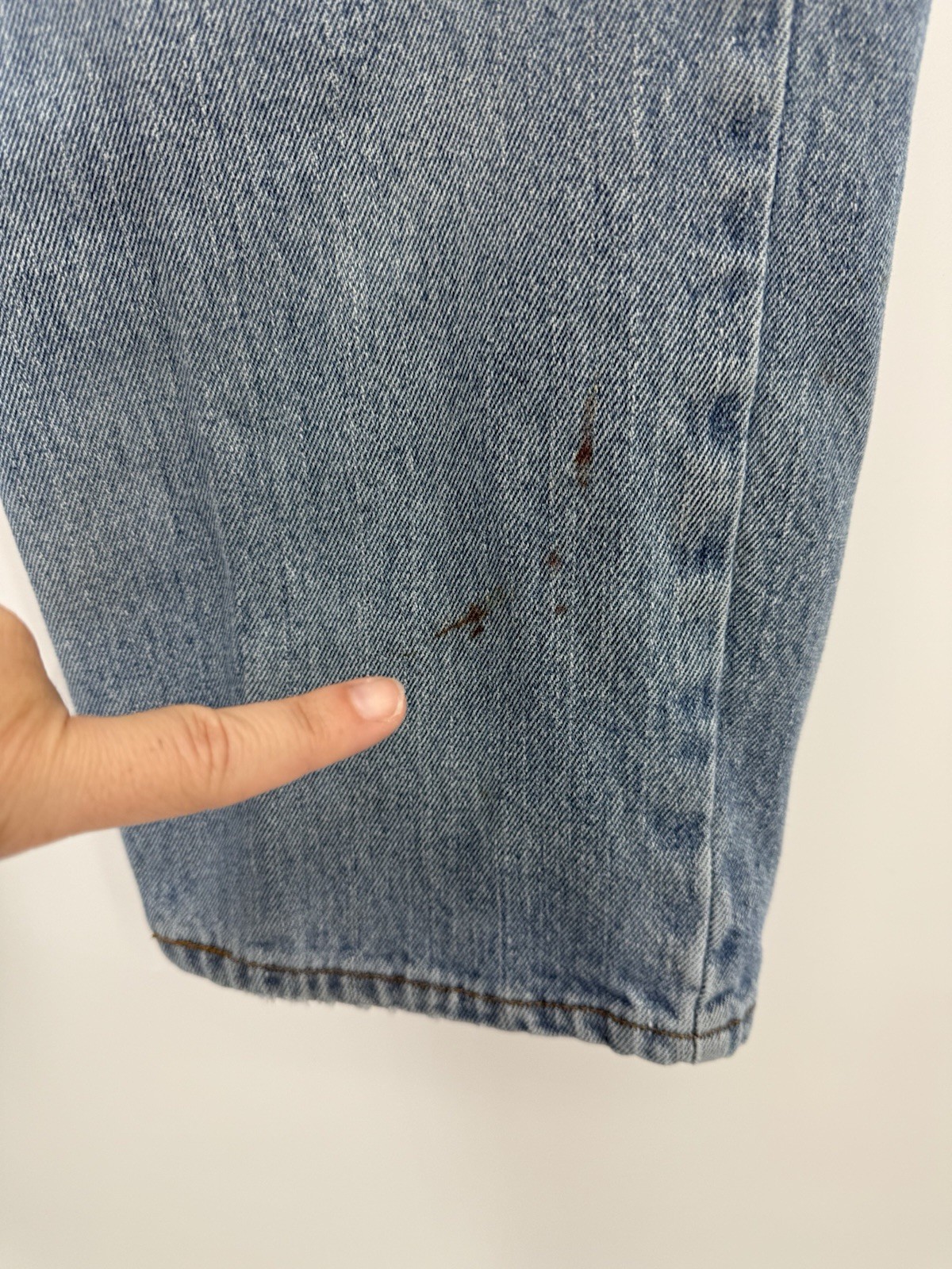 Vintage Levis 550 Jeans Mens 36x30 Blue Relaxed Fit Fade Light Wash Denim Pants thumbnail 4