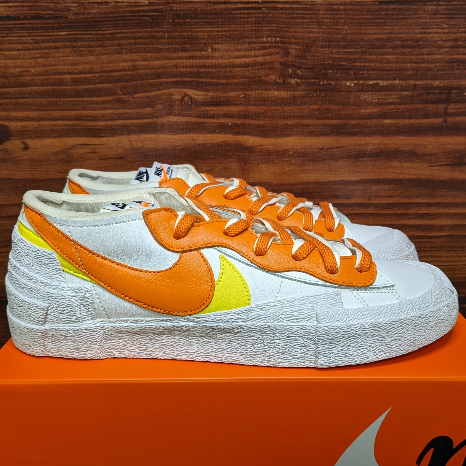 SACAI X NIKE Nike Blazer Low x Sacai da uomo 12 scarpe bianche arancione magma DD1877 100