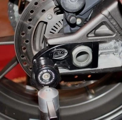 Carretes de algodón negro R&G Racing desplazados para BMW HP4 ABS 2009-2014 Foto 3 de 3