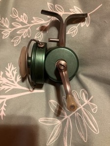 Swiss-Whiz Vintage Spinning Fishing Reel Green Pat. Pend. Marked