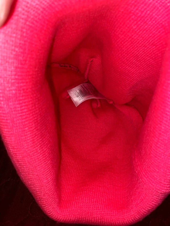 Gorro Nike Pom - Sombrero tejido negro y rosa intenso Foto 3 de 3