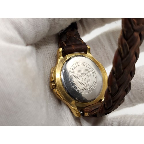 Vintage 1994 Guess Watch Womens New Battery Green Dial Gold Tone 30mm - Picture 14 of 14
