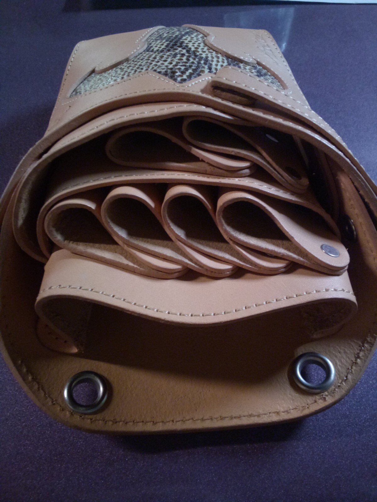 NEW Aritzeo Kamisori A18 Tan Hairdresser Salon Scissor / Shear Storage