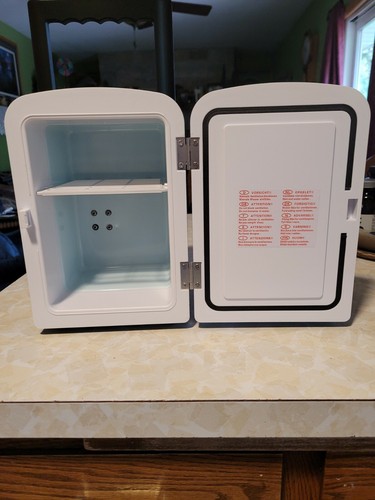 Chefman Mini Fridge Cooling and Heating for travel home apartments camping - Picture 9 of 9