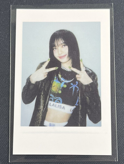 K-POP・アジア LISA 0327 PHOTOBOOK LIMITED EDITION Amazon.com: YG SELECT Lisa PHOTOBOOK [0327] -Limited Edition