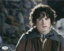 Elijah Wood Lord of the Rings Autographed Signed 8x10 Photo  #M28