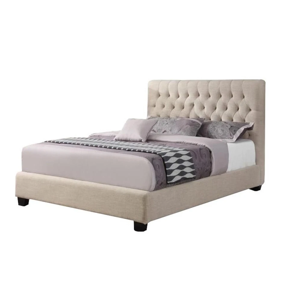 Cama Coaster Chloe tapizada tela acolchada panel king oriental en marfil Foto 2 de 2