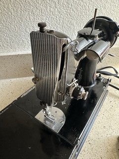 Vtg 1951 Centennial Singer 221 1 Featherweight sewing machine portable