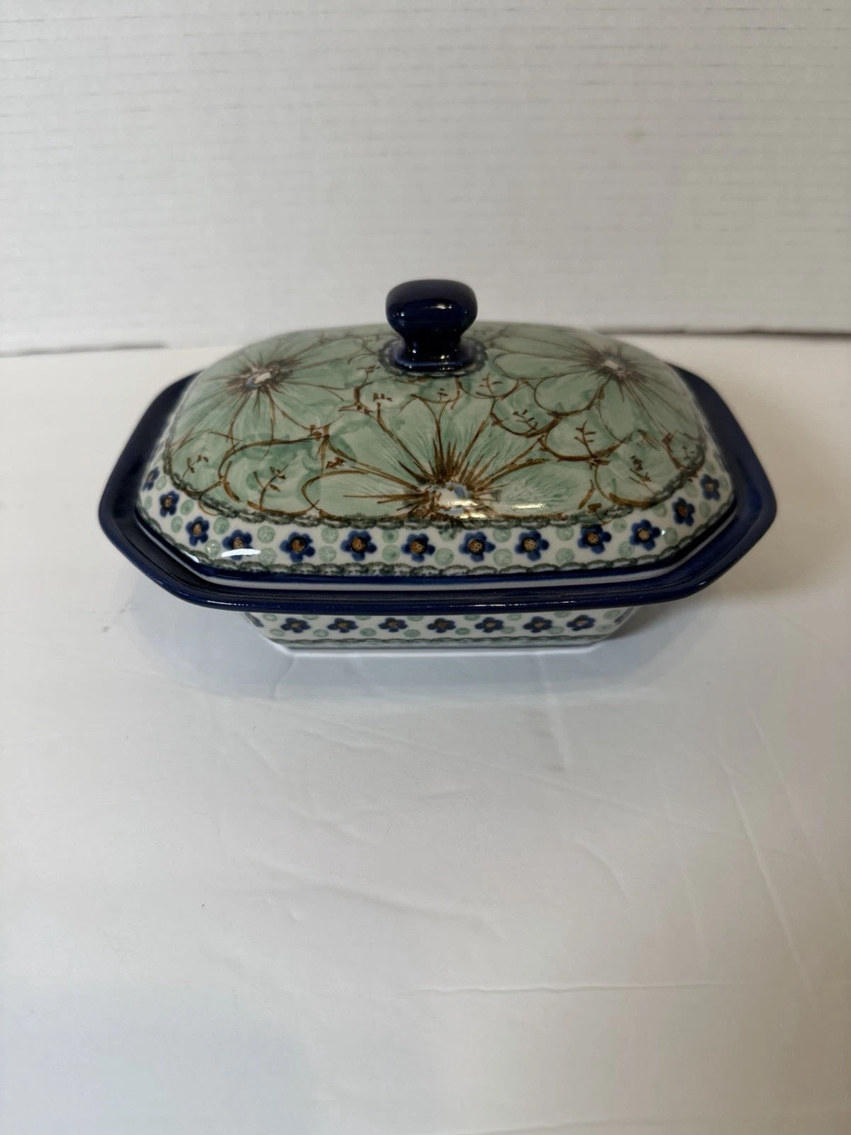 Polish Pottery Covered Butter dish, By Chyka 4Unikat 408A 7” X 5.5” X 4” D.