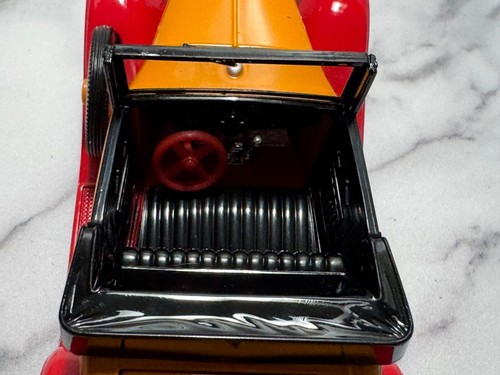 Liberty Classics Modelo A Roadster Minneapolis Moline Ford Banco de Monedas Especificaciones Fundido - Imagen 11 de 18