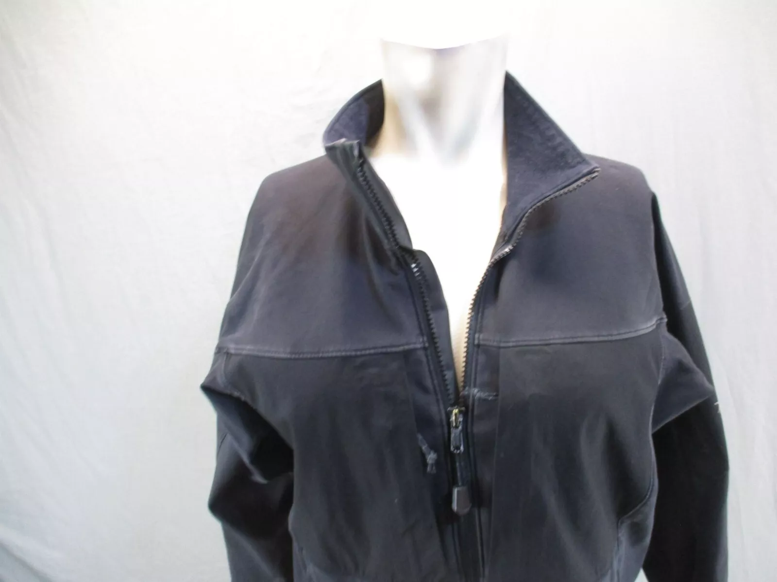 arcteryx full zip stand collar pocket softshell jacket