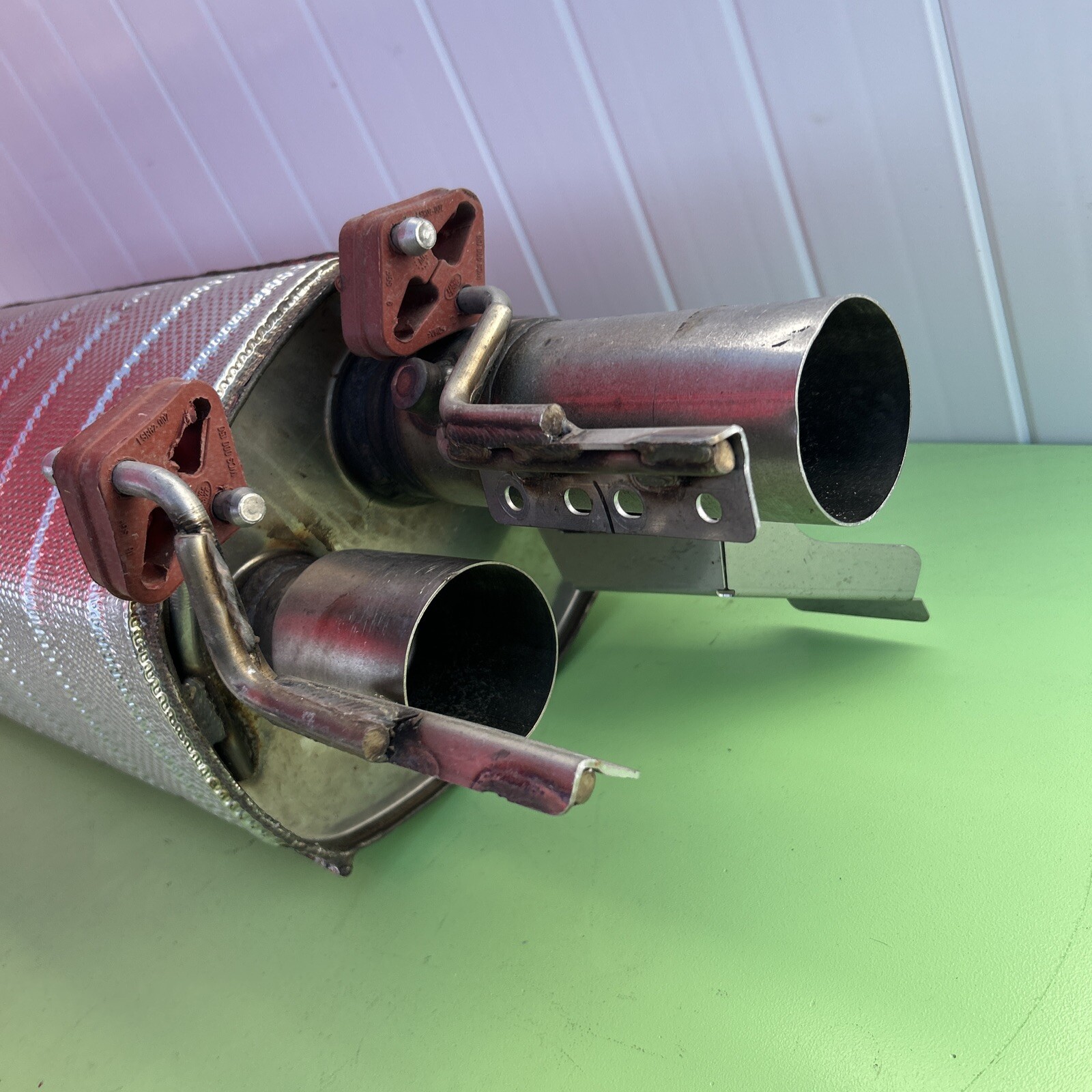 2018 2019 2020 2021 2022 ASTON MARTIN VANTAGE V8 EXHAUST SYSTEM MUFFLER OEM 