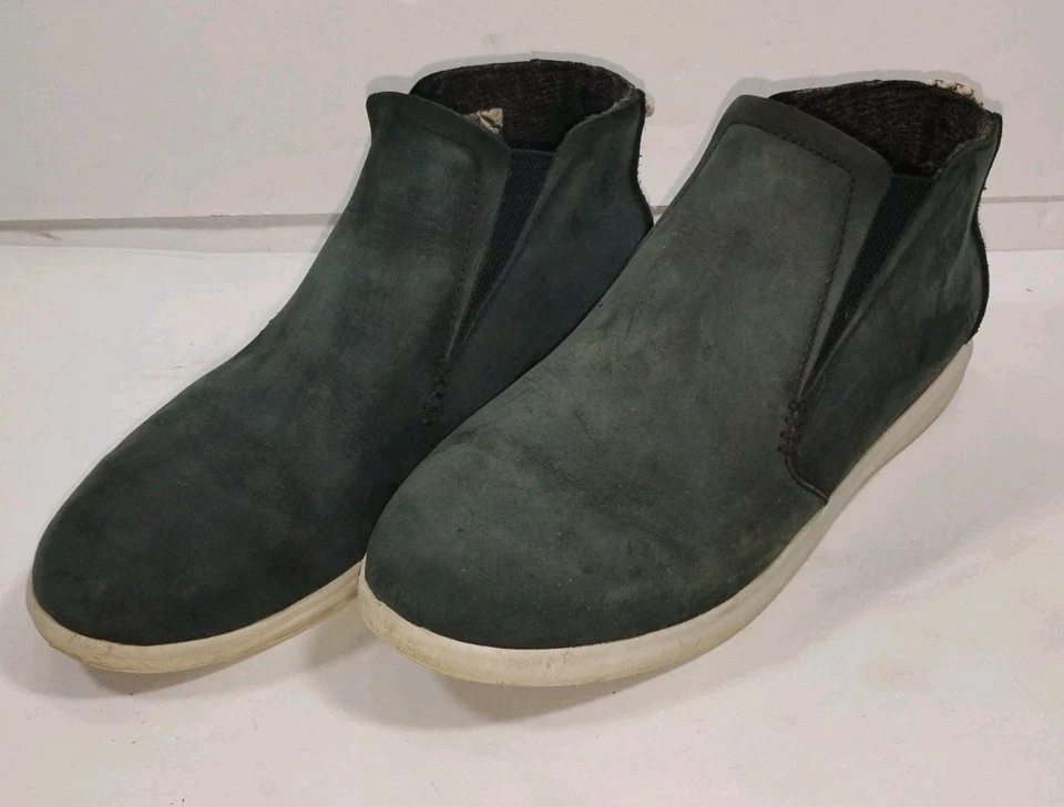 OLUKAI Women's Hawai'iloa Manu Hope Booties Black 7.5 Waterproof Leather  - Image 2 of 4