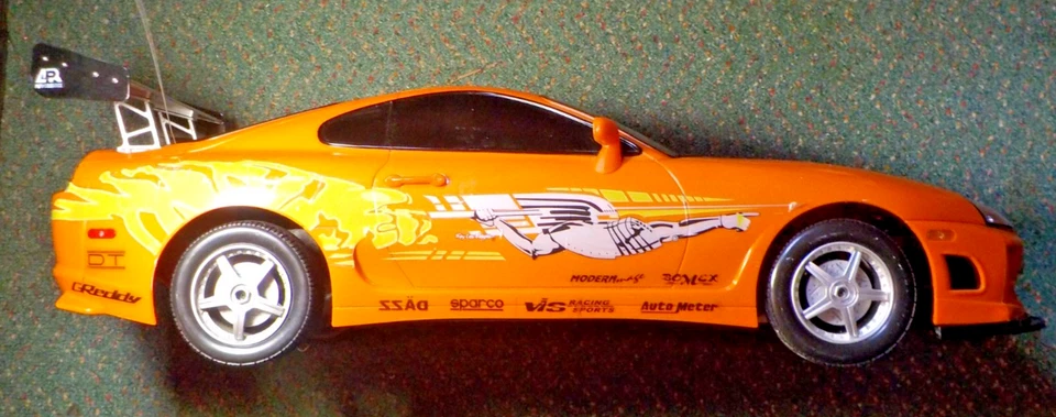 Enorme raro 30 pulgadas. Coche de radiocontrol LG rápido y furioso Toyota Supra - no gira Foto 2 de 4