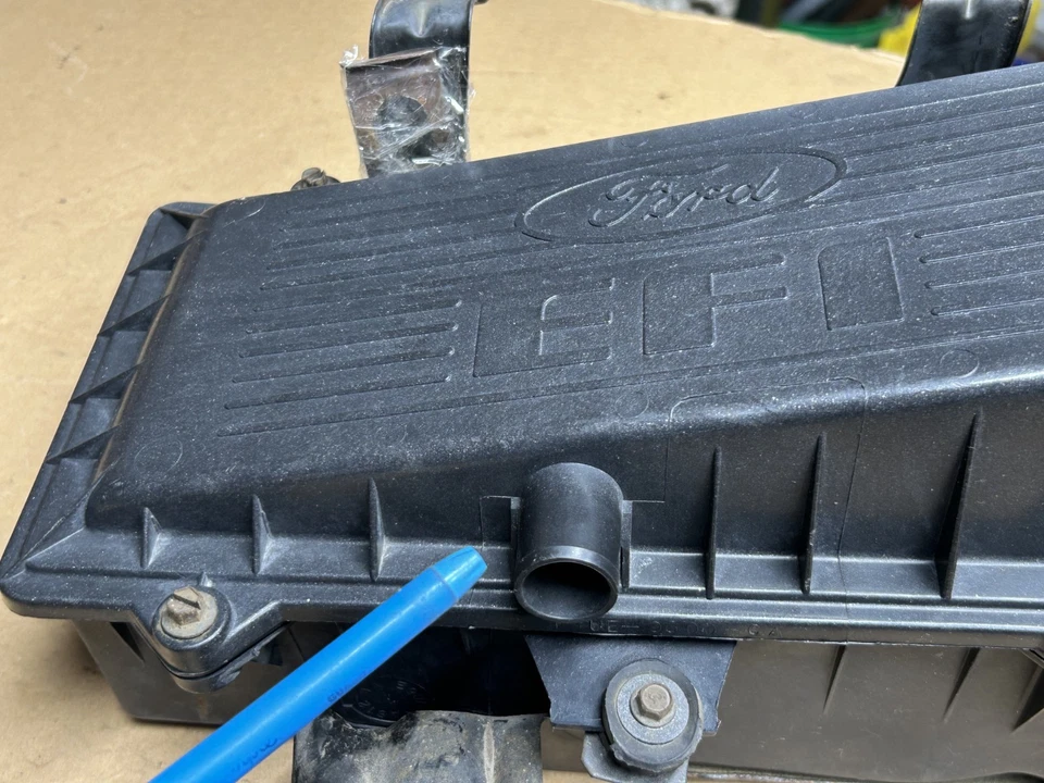 Furgoneta Ford E-150 Econoline 87-96 - 4.9 5.0 5.8 caja filtro aire carcasa sin masa Foto 4 de 4