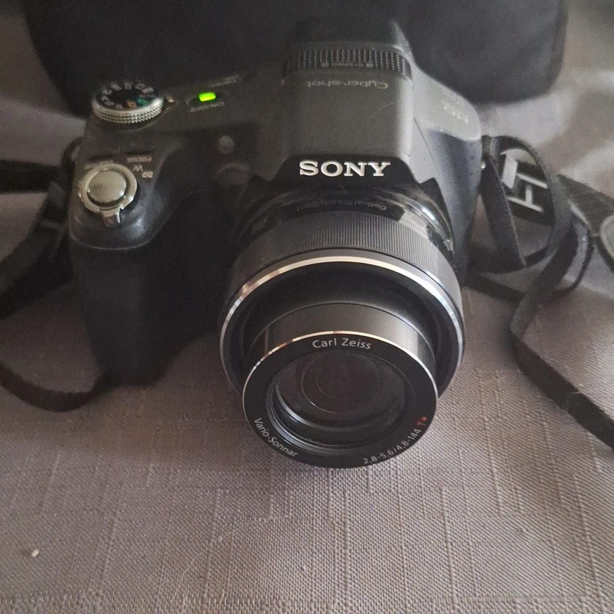 Sony Cyber-shot DSC-HX100V 1-4.9x Digital Zoom Cameras 14-16.9 MP