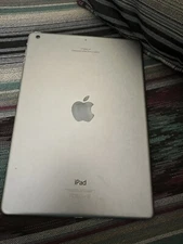 Apple iPad Air 1st Gen. 16GB, Wi-Fi  9.7in - Space Gray