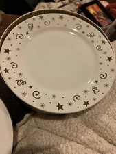 Pampered Chef Set 4-8" Dessert Plates 1996 White Gold Celebration Stars Dish Box