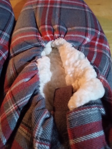 new without package 1 pair of pull-on slippers unisex no tags plaid in color - Picture 4 of 7