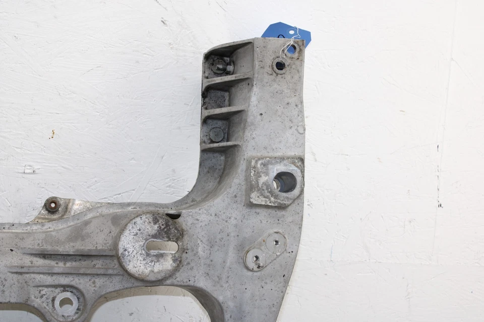 Nissan 370z 2009-2020 submarco delantero base del motor OEM GB62 Foto 2 de 4